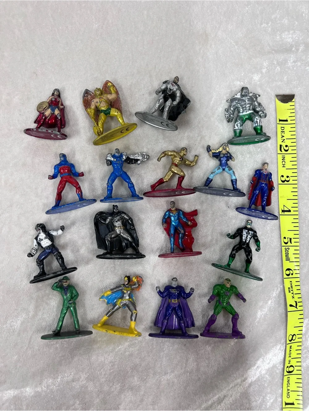 Marvel DC Superhero Mini action Figures Set of 17 die cast metal